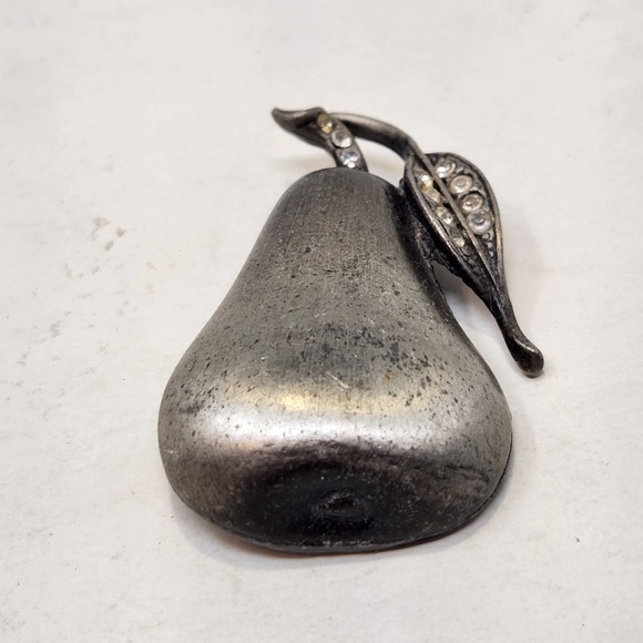 Pewter Rhinestone Pear Fruit Brooch Pin Silver Tone Food Costume Jewelry Vintage - Picture 3 of 6